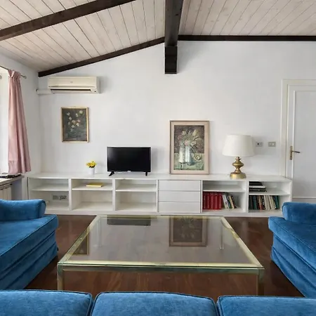 Apartment Attico Zamagna *